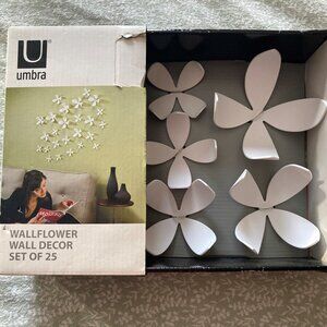 Umbra Wallflower (25) - Decorative Set for Walls and Surfaces - New in Box